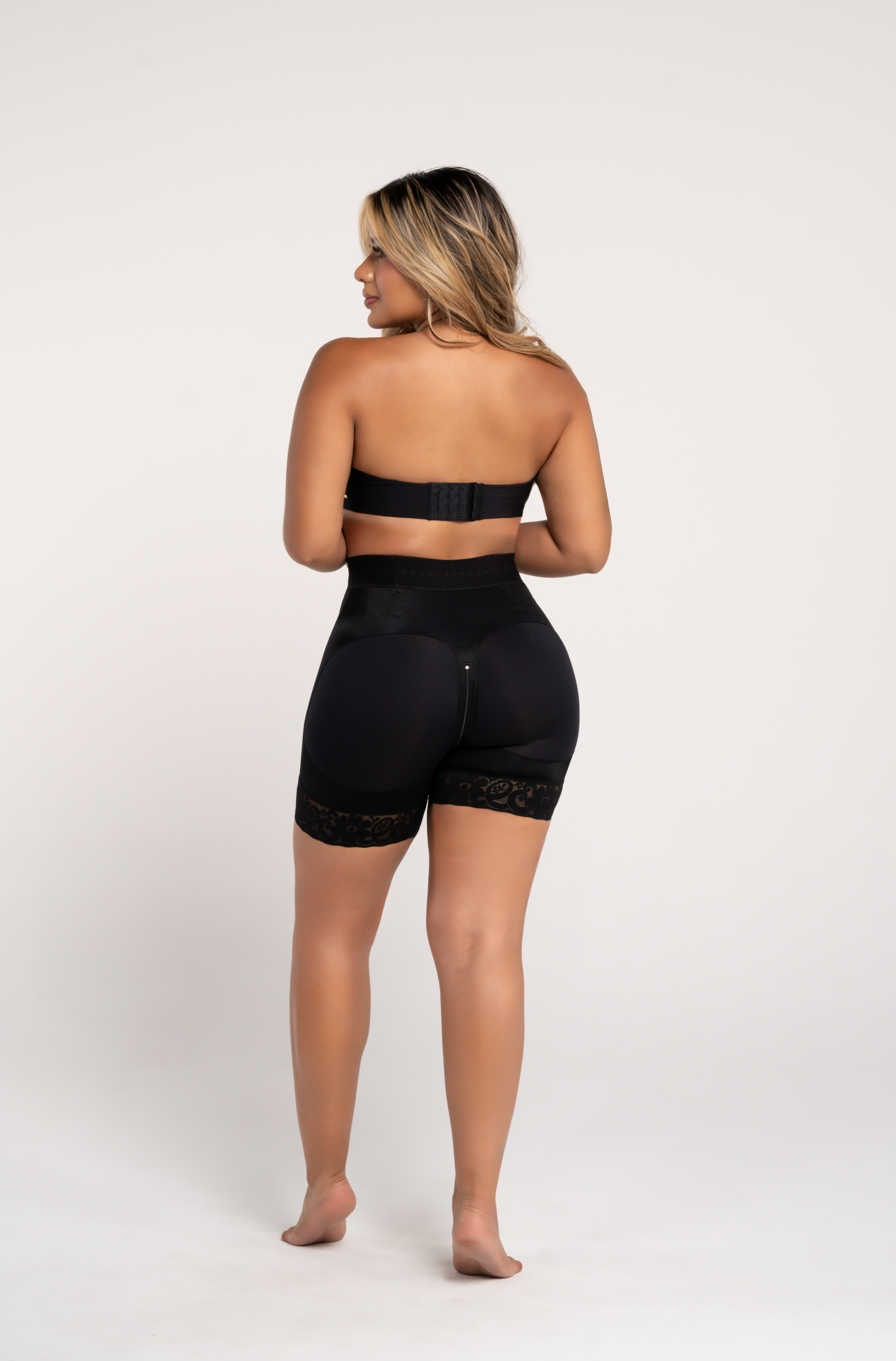 Short 1222 Broches – Moldeo, Estilo y Comodidad